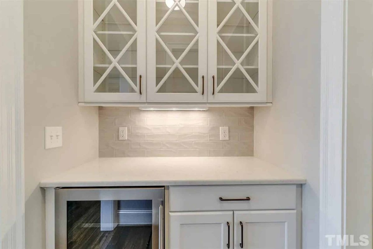 Luxury house Floor Plan with Open Concept and 3-Car Garage