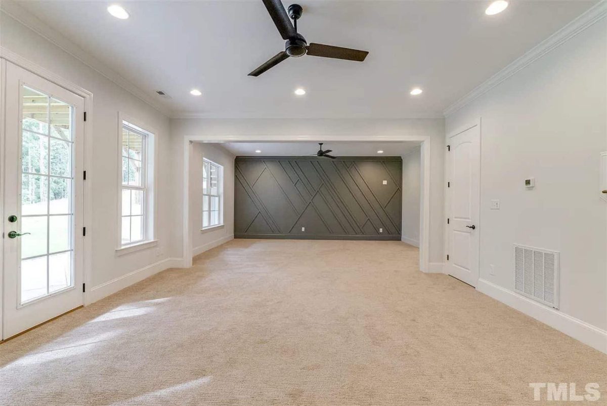 Luxury house Floor Plan with Open Concept and 3-Car Garage