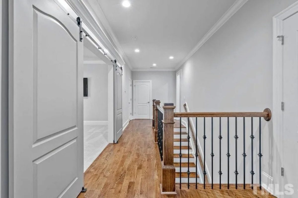 Beautiful Craftsman house Plan with 3 Floors, 5 Bedrooms, and Detailed Blueprint Designs