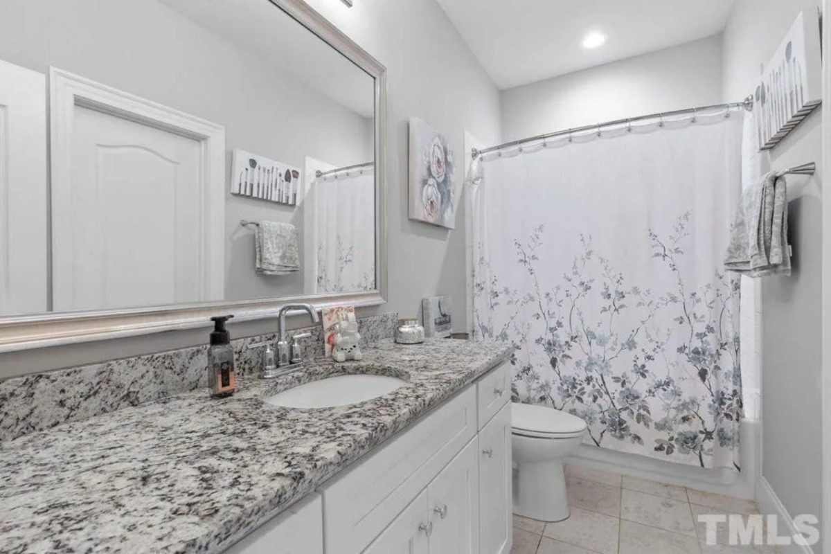 Beautiful Craftsman house Plan with 3 Floors, 5 Bedrooms, and Detailed Blueprint Designs