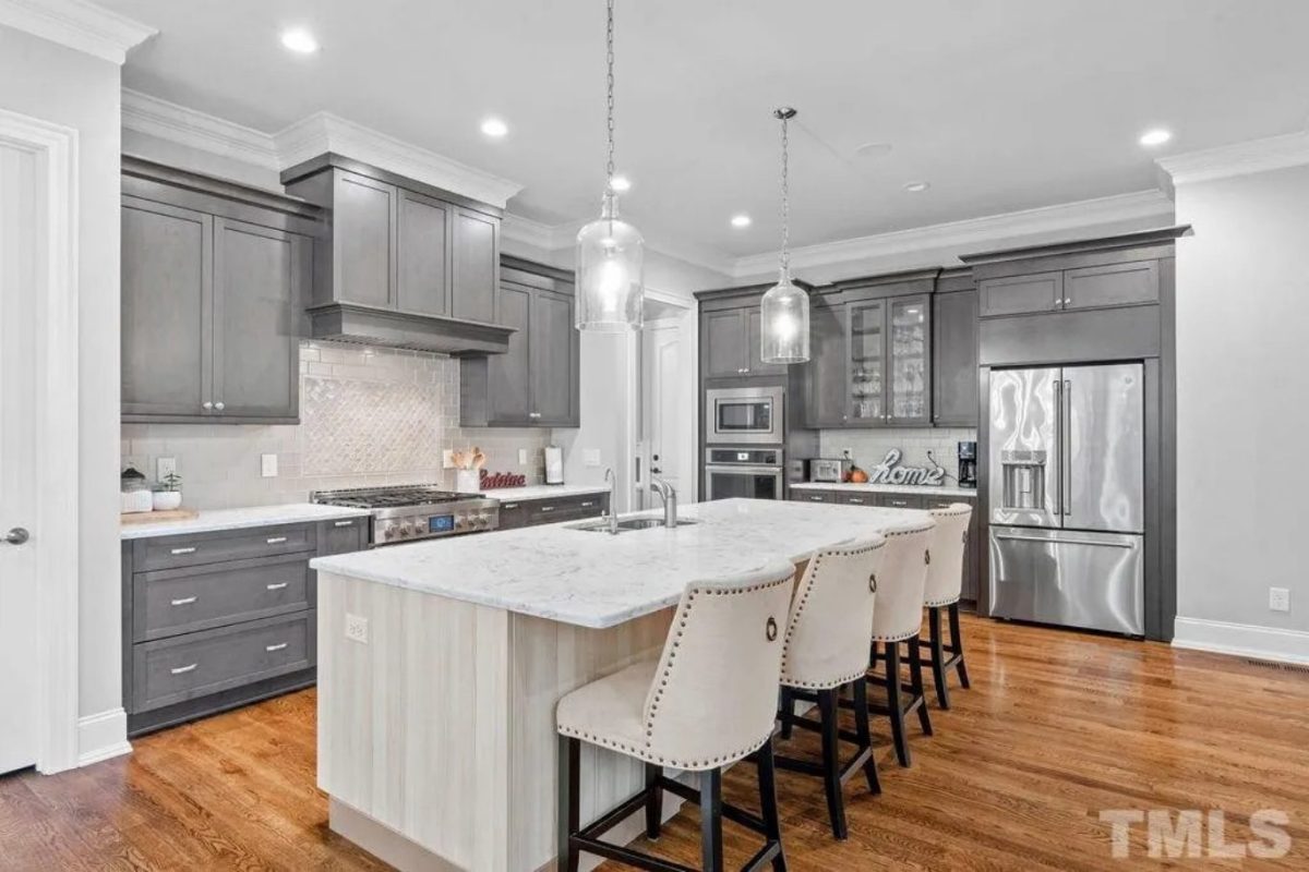 Beautiful Craftsman house Plan with 3 Floors, 5 Bedrooms, and Detailed Blueprint Designs