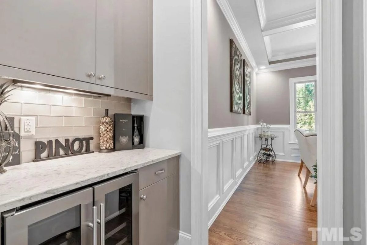 Beautiful Craftsman house Plan with 3 Floors, 5 Bedrooms, and Detailed Blueprint Designs