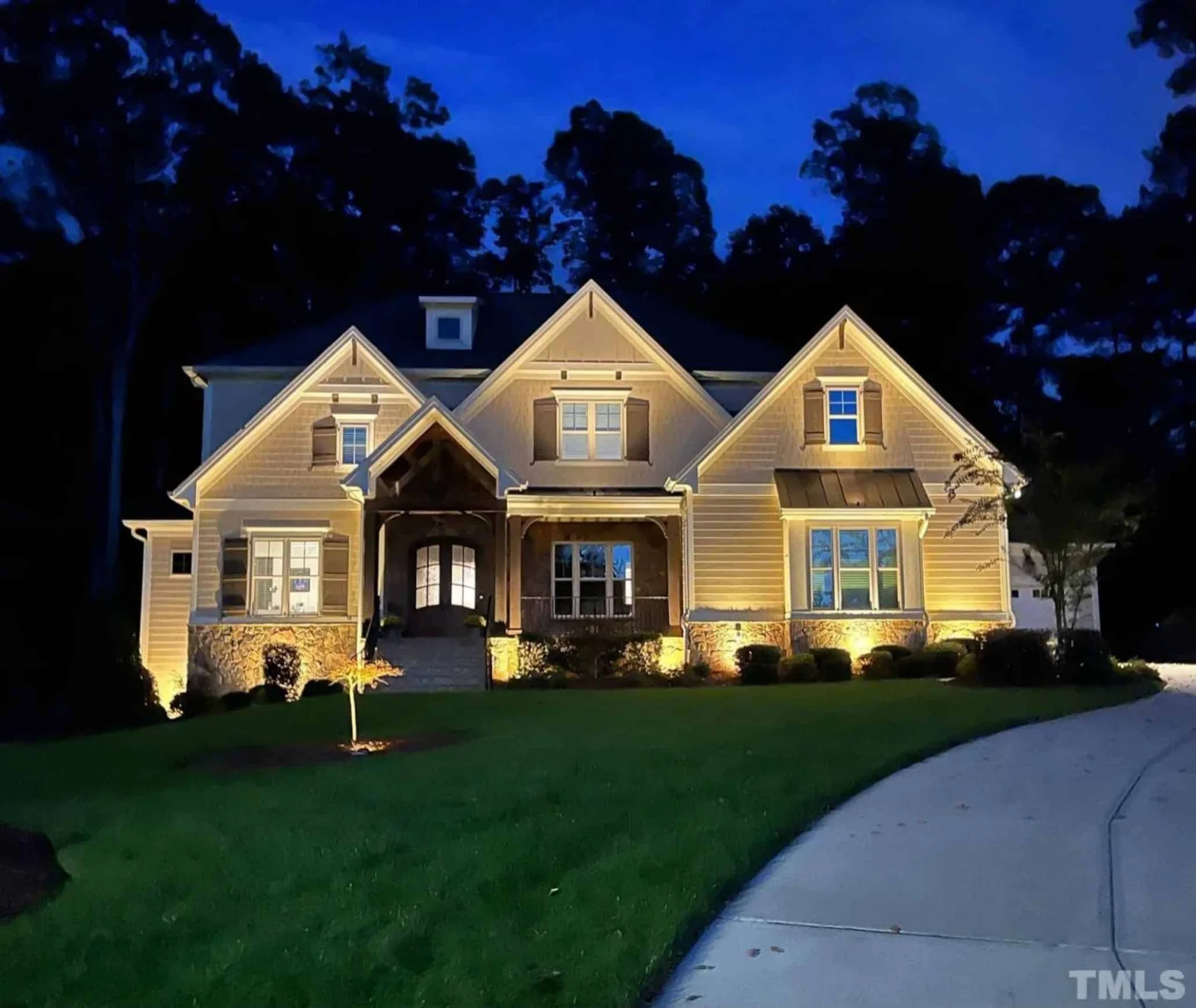 Beautiful Craftsman house Plan with 3 Floors, 5 Bedrooms, and Detailed Blueprint Designs