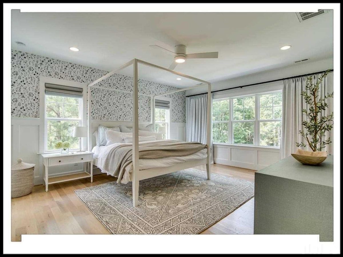 Traditional house Plan with 2.5 Stories, 4 Beds, and CAD Blueprint