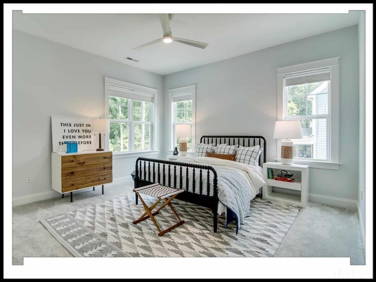 Traditional house Plan with 2.5 Stories, 4 Beds, and CAD Blueprint