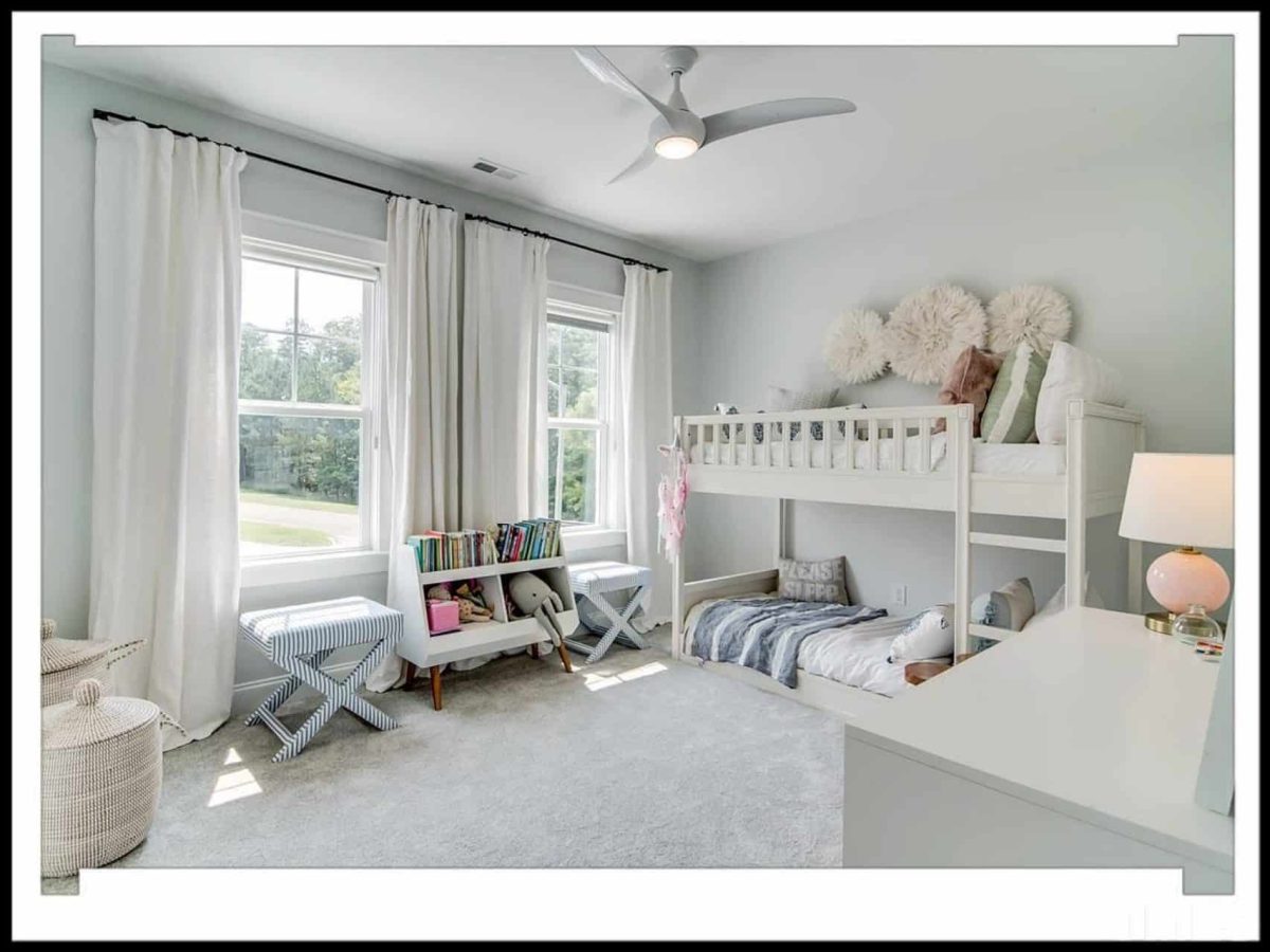 Traditional house Plan with 2.5 Stories, 4 Beds, and CAD Blueprint