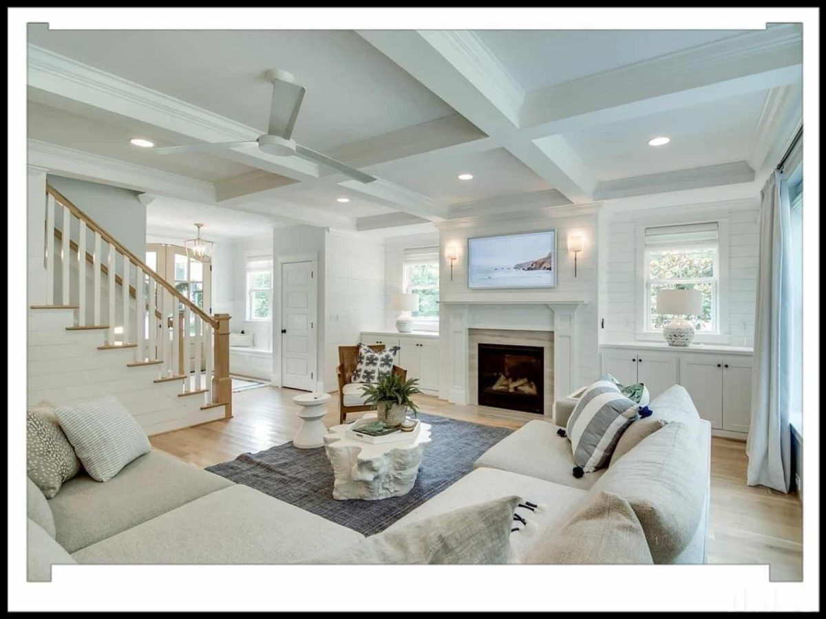 Traditional house Plan with 2.5 Stories, 4 Beds, and CAD Blueprint