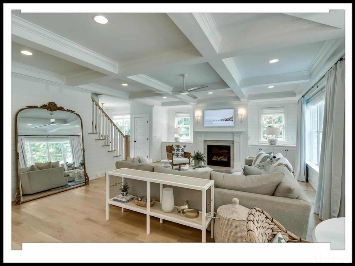 Traditional house Plan with 2.5 Stories, 4 Beds, and CAD Blueprint