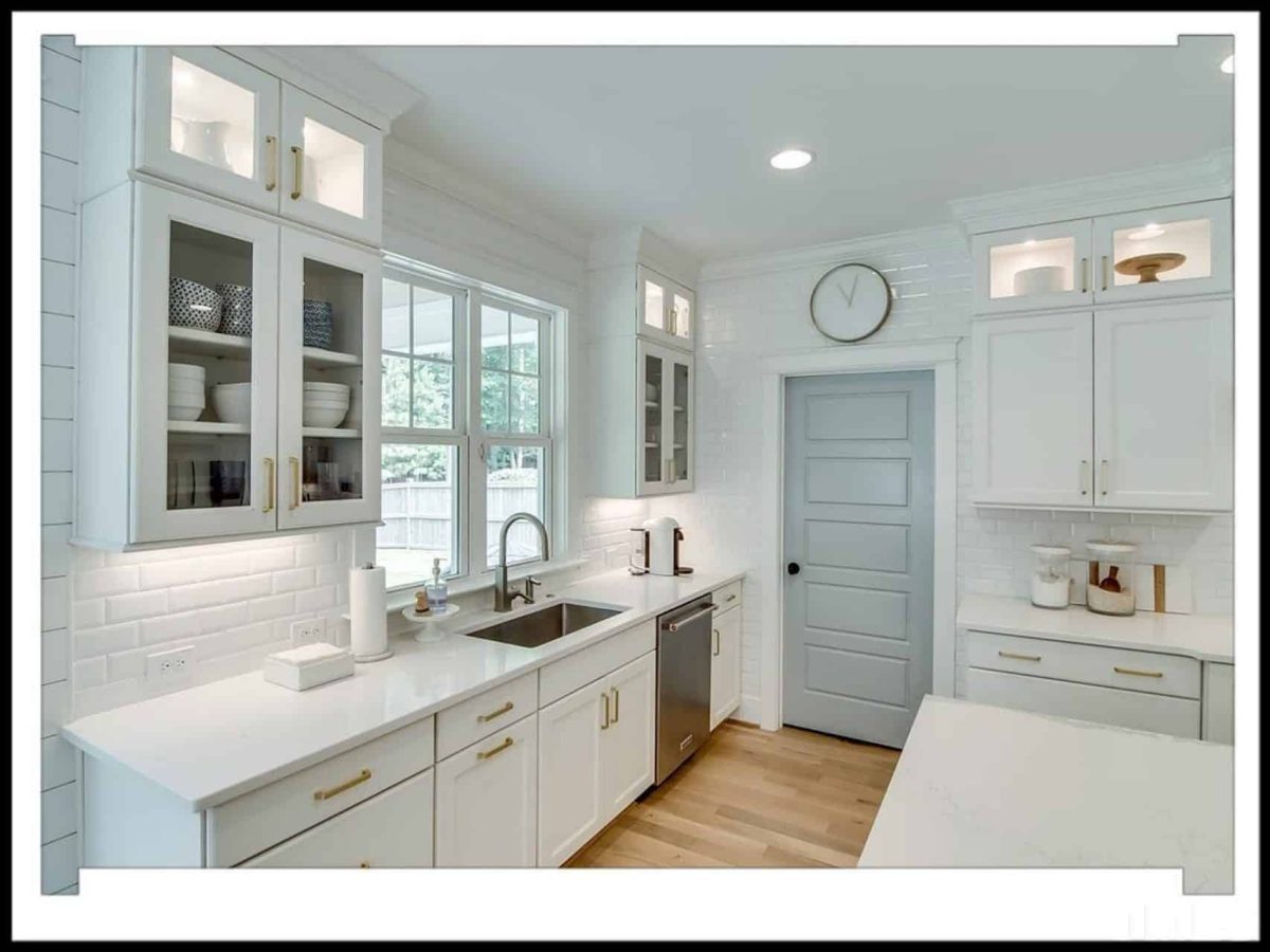 Traditional house Plan with 2.5 Stories, 4 Beds, and CAD Blueprint