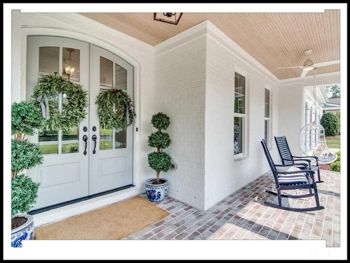 Traditional house Plan with 2.5 Stories, 4 Beds, and CAD Blueprint