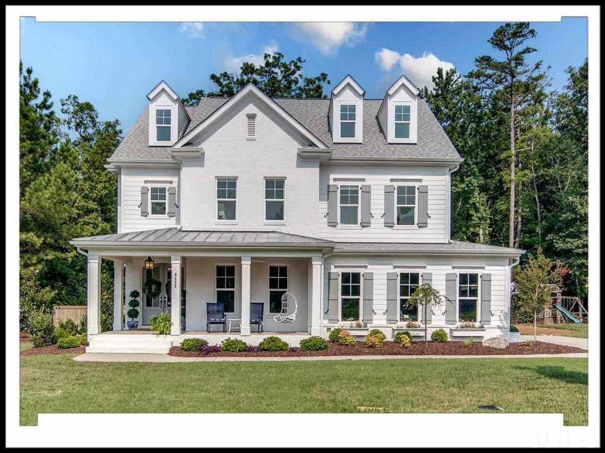 Traditional house Plan with 2.5 Stories, 4 Beds, and CAD Blueprint