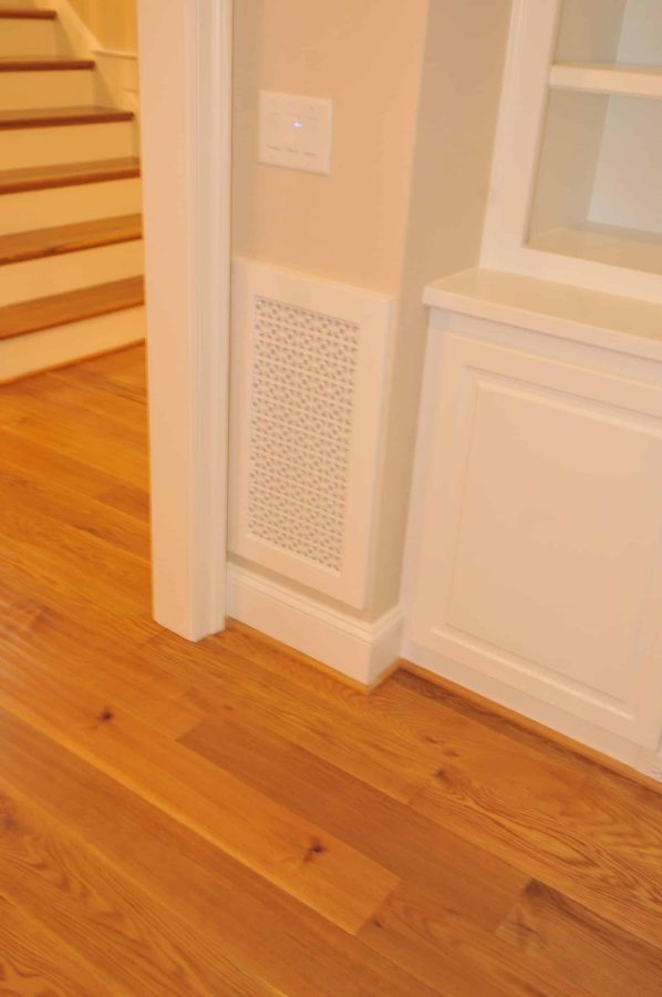 Elegant Traditional house Design with Detailed Floor Plan