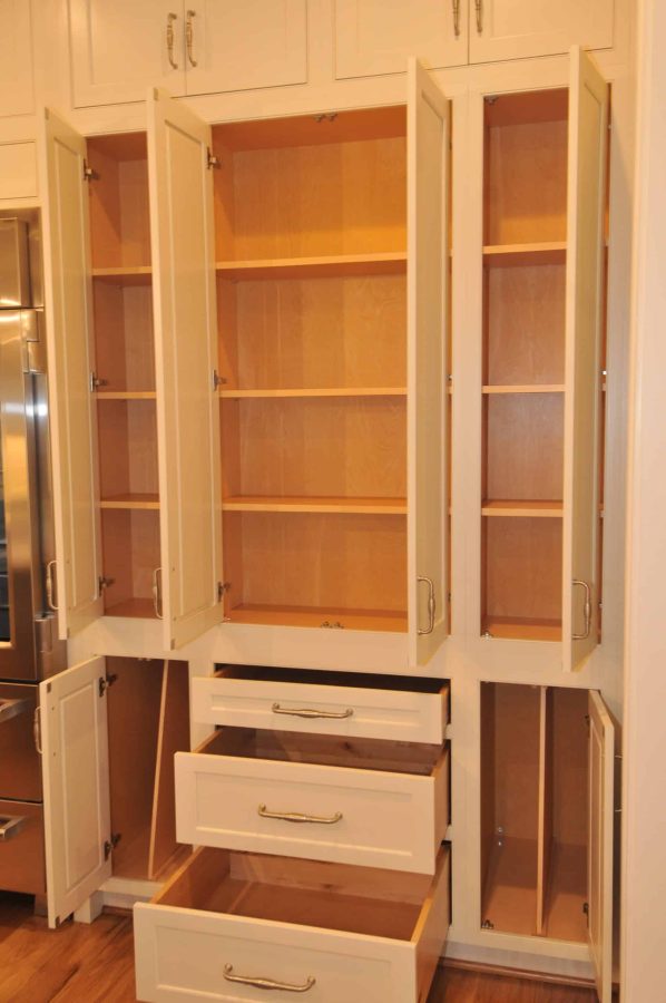 Elegant Traditional house Design with Detailed Floor Plan