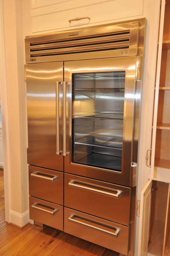 Elegant Traditional house Design with Detailed Floor Plan