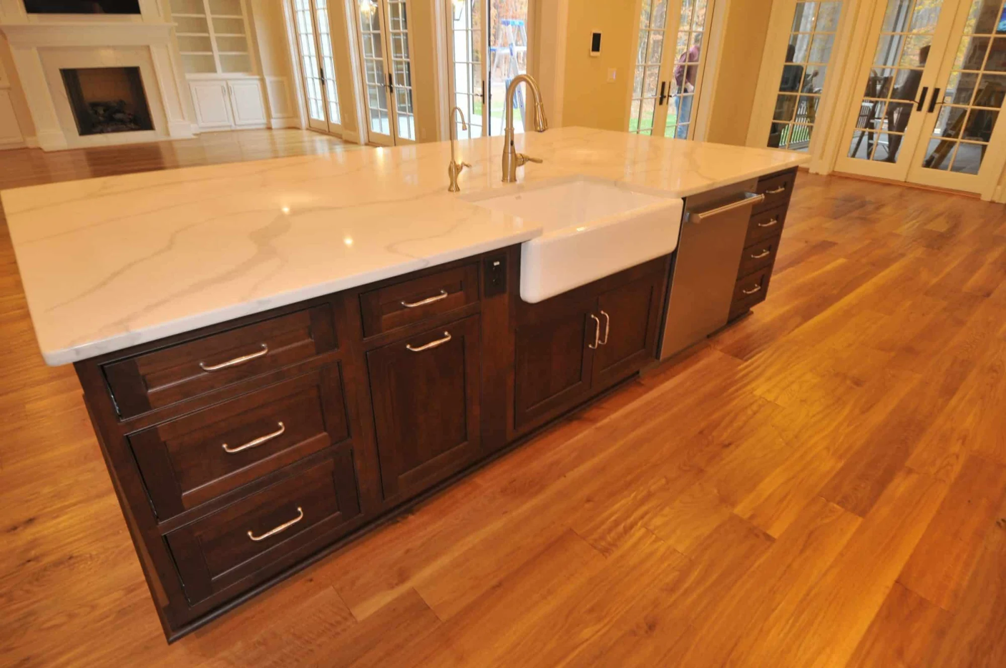 Elegant Traditional house Design with Detailed Floor Plan