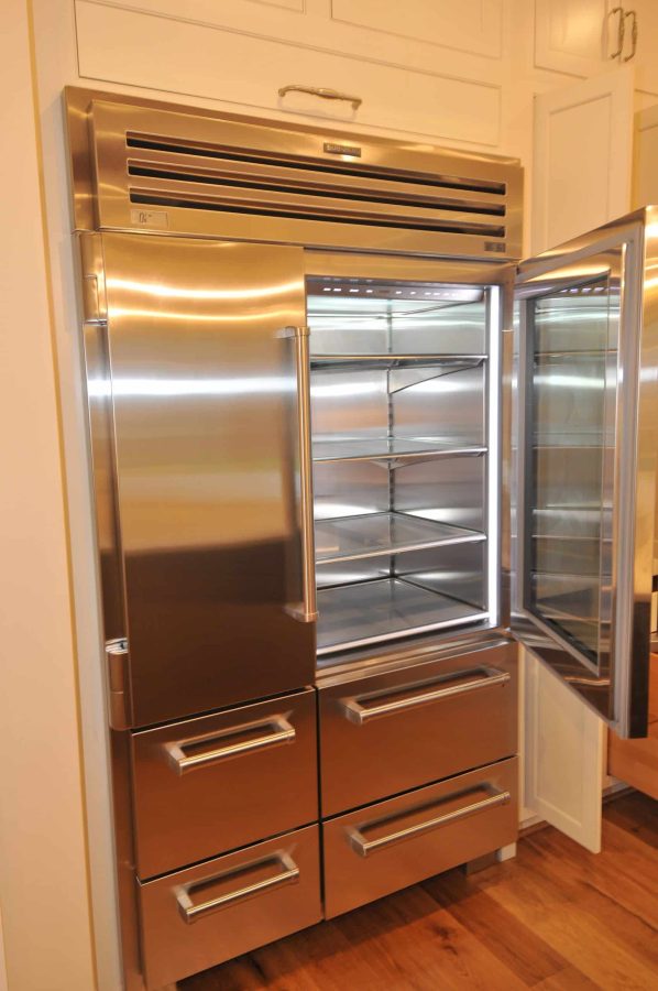 Elegant Traditional house Design with Detailed Floor Plan