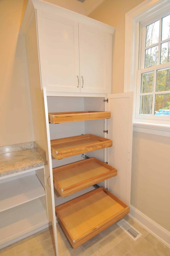 Elegant Traditional house Design with Detailed Floor Plan