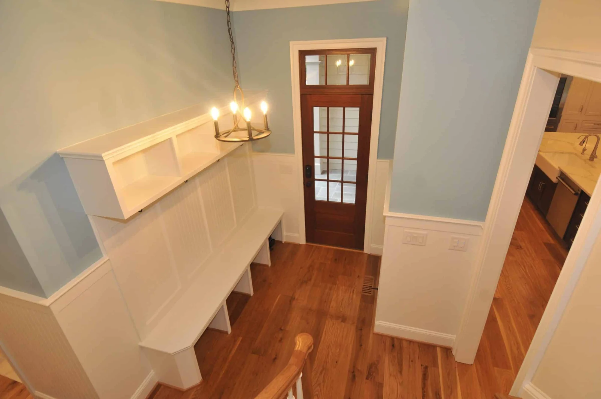 Elegant Traditional house Design with Detailed Floor Plan