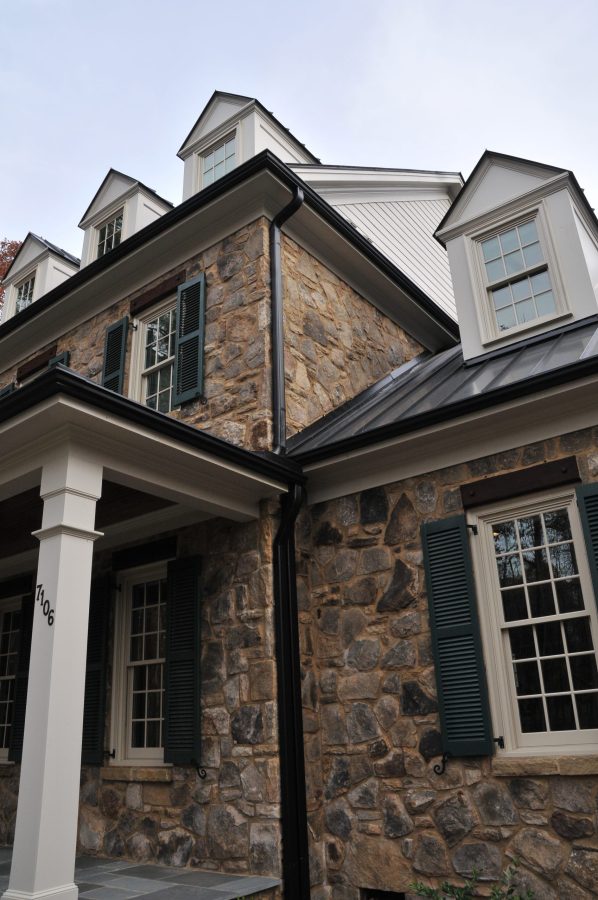 Elegant Traditional house Design with Detailed Floor Plan