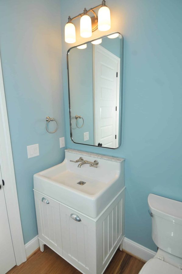 Elegant Traditional house Design with Detailed Floor Plan