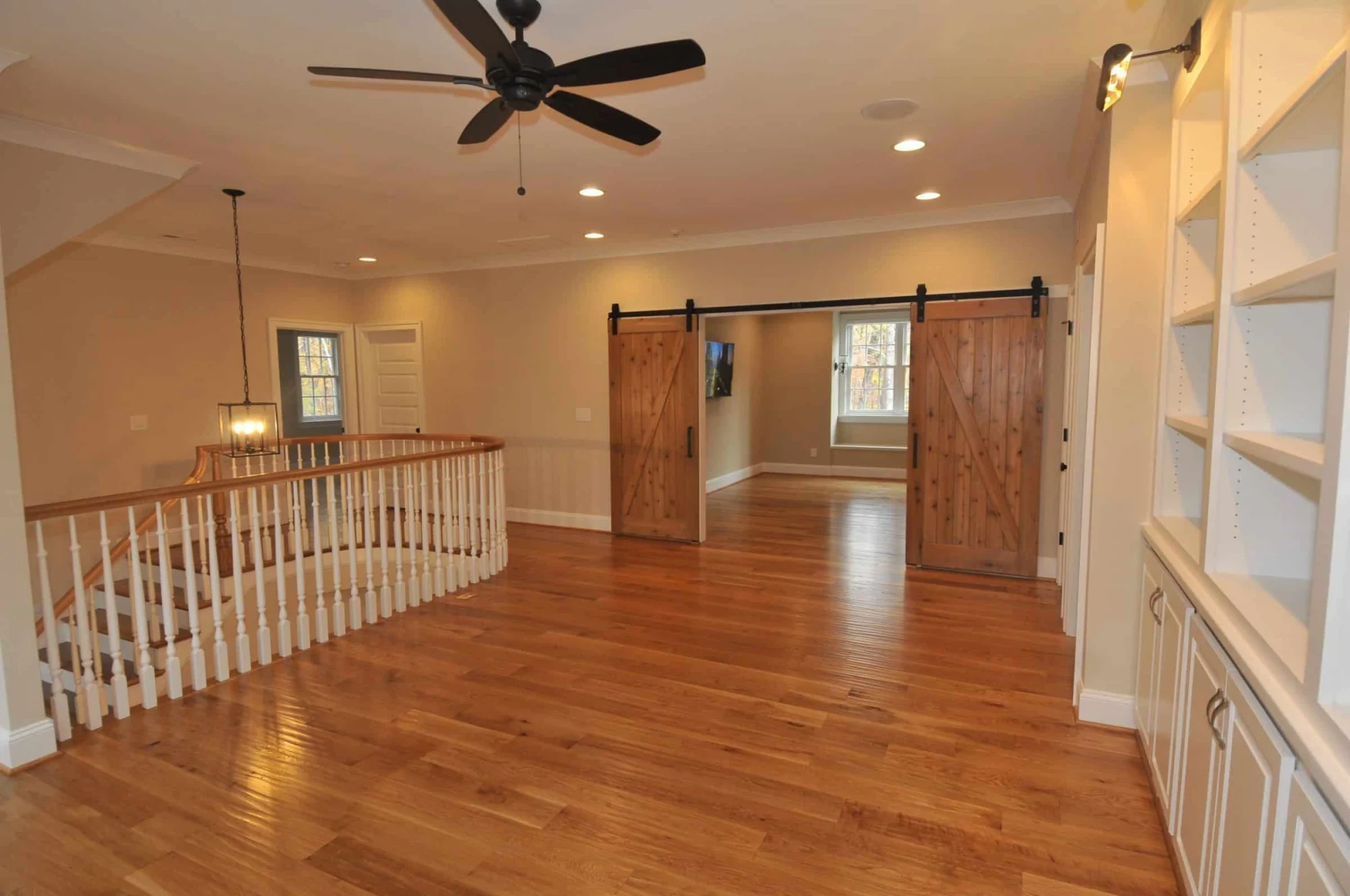 Elegant Traditional house Design with Detailed Floor Plan