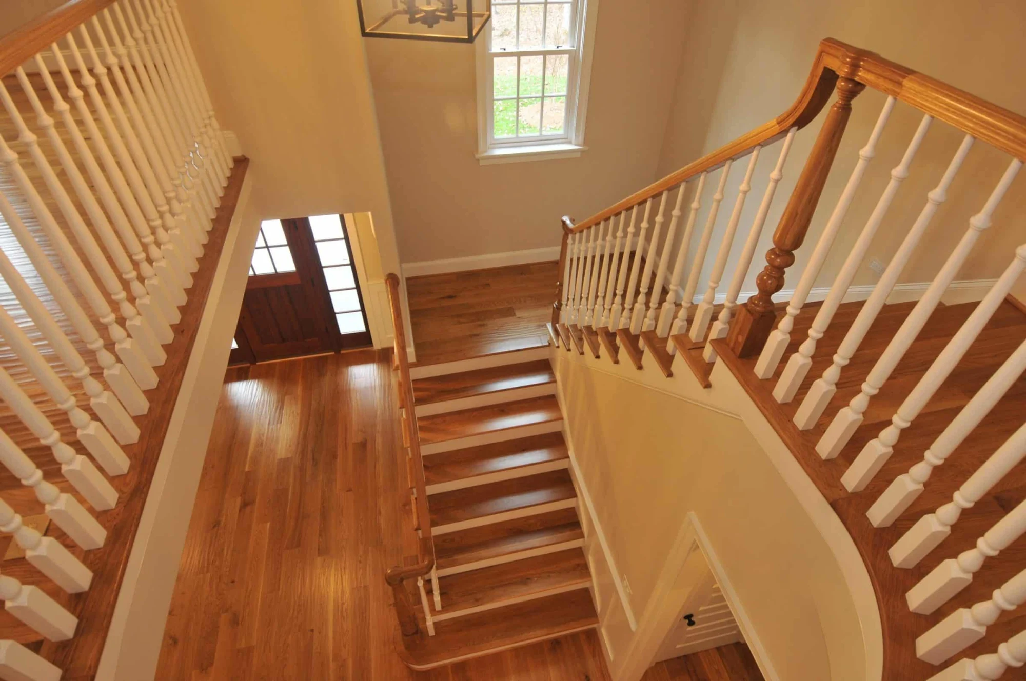 Elegant Traditional house Design with Detailed Floor Plan