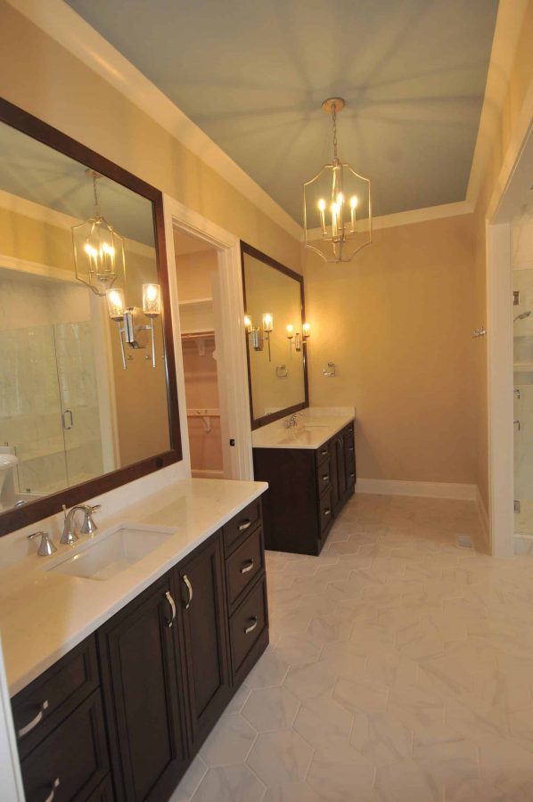 Elegant Traditional house Design with Detailed Floor Plan