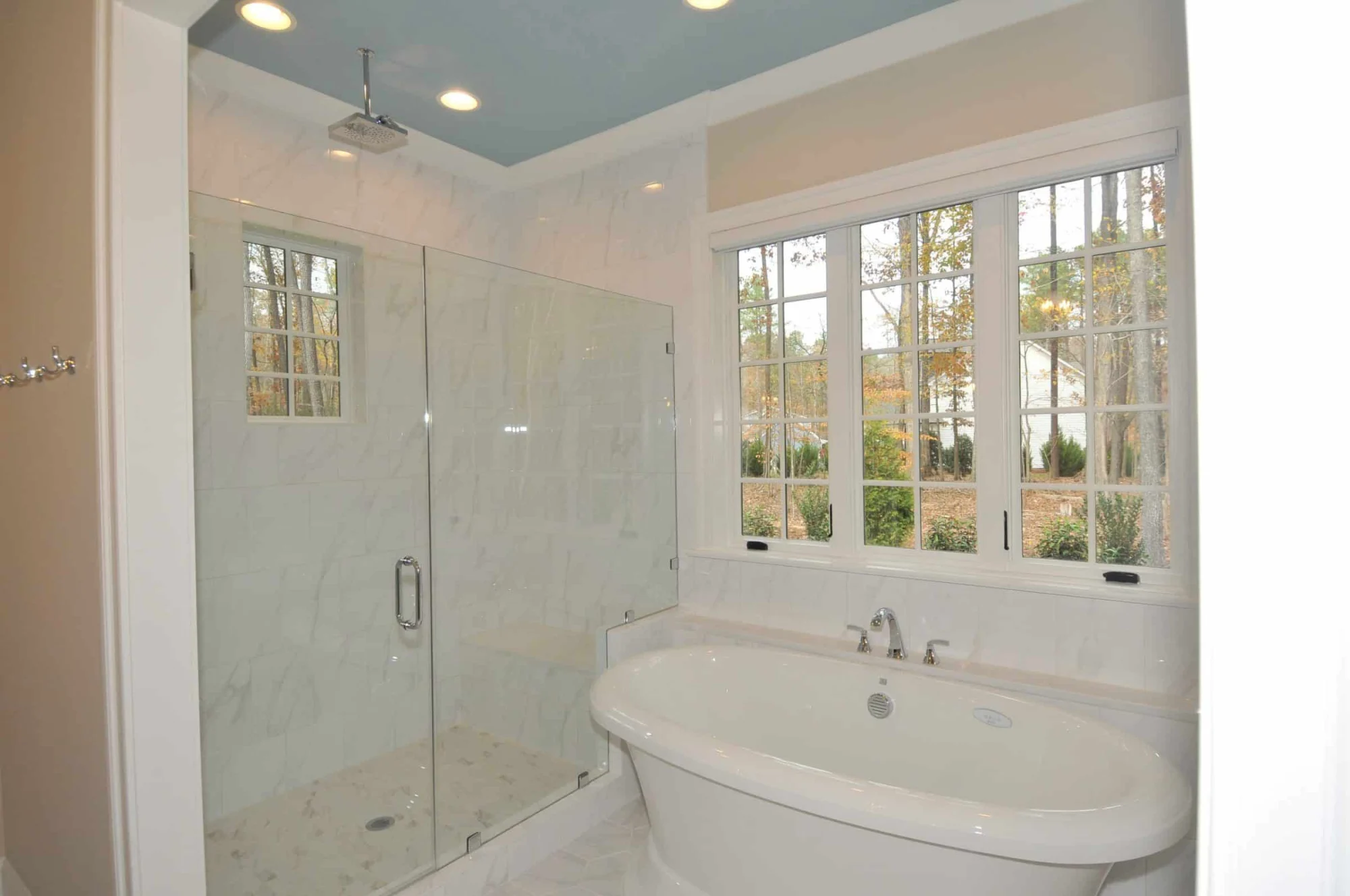 Elegant Traditional house Design with Detailed Floor Plan