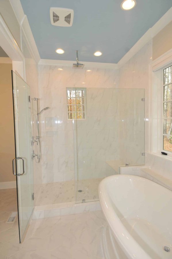 Elegant Traditional house Design with Detailed Floor Plan