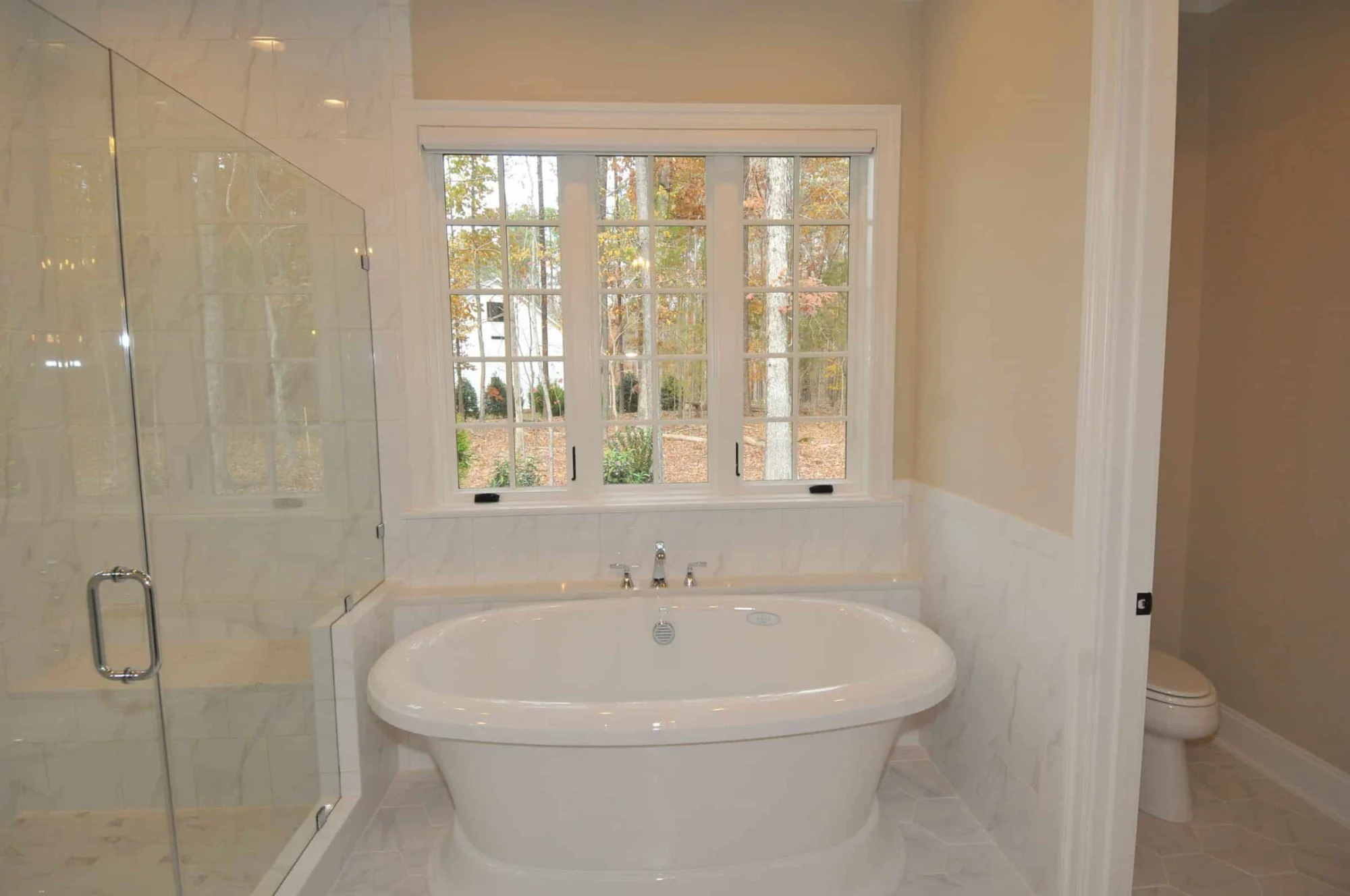 Elegant Traditional house Design with Detailed Floor Plan