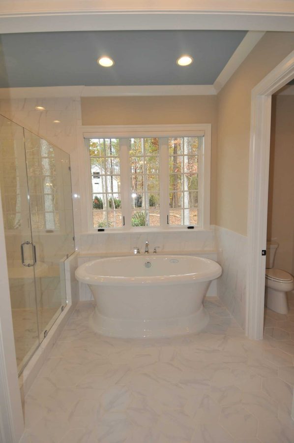 Elegant Traditional house Design with Detailed Floor Plan