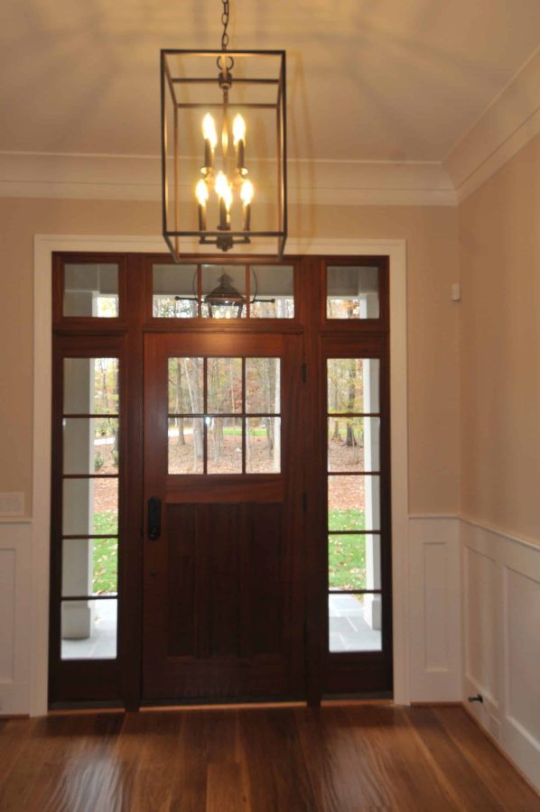 Elegant Traditional house Design with Detailed Floor Plan