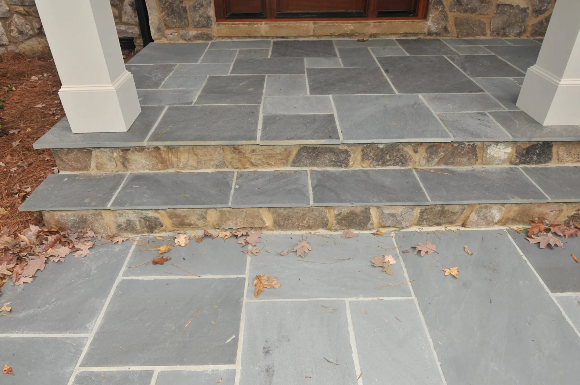 Elegant Traditional house Design with Detailed Floor Plan