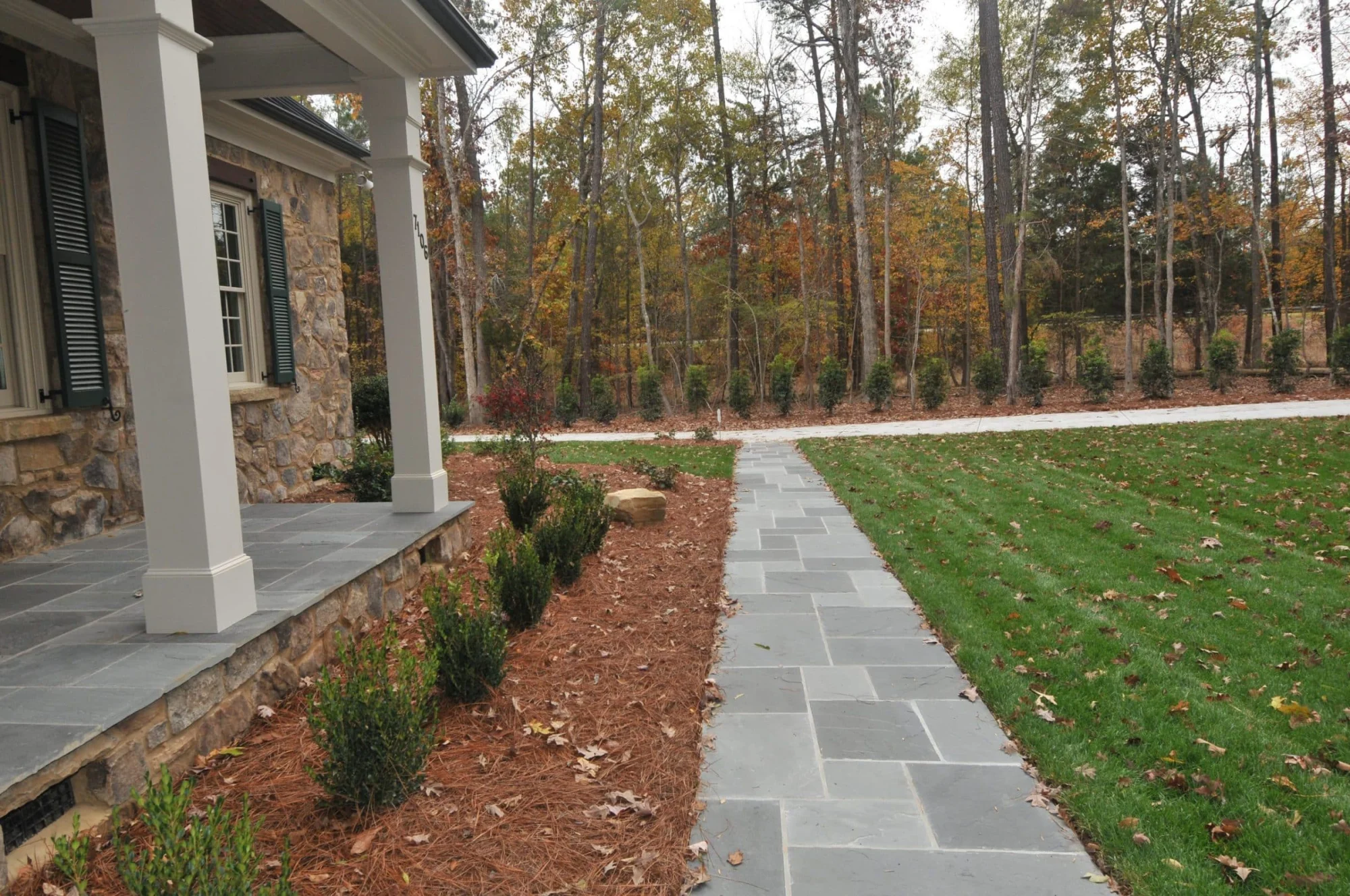 Elegant Traditional house Design with Detailed Floor Plan