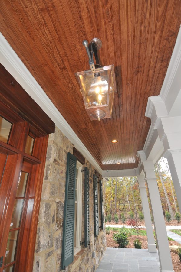 Elegant Traditional house Design with Detailed Floor Plan