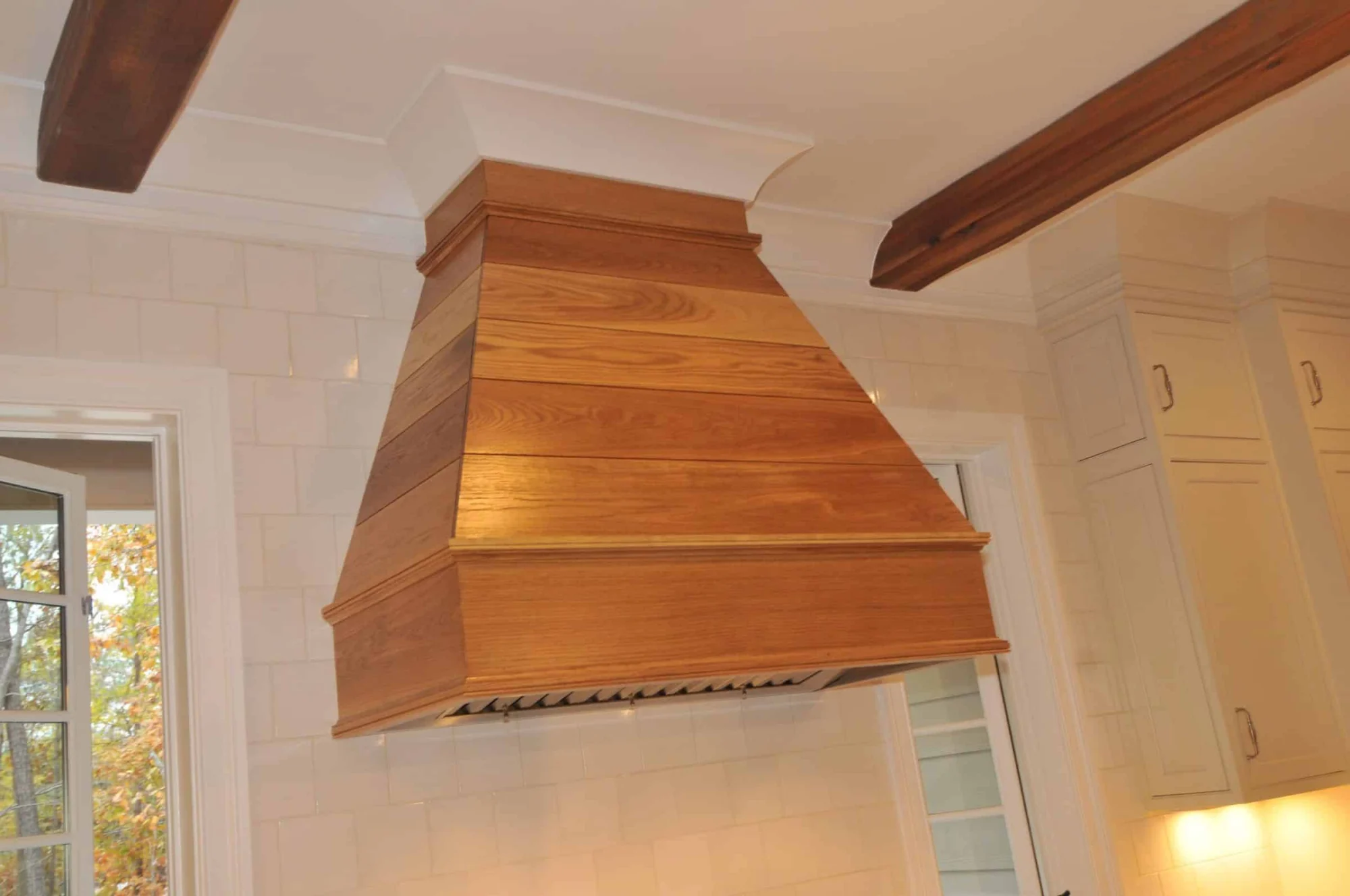 Elegant Traditional house Design with Detailed Floor Plan