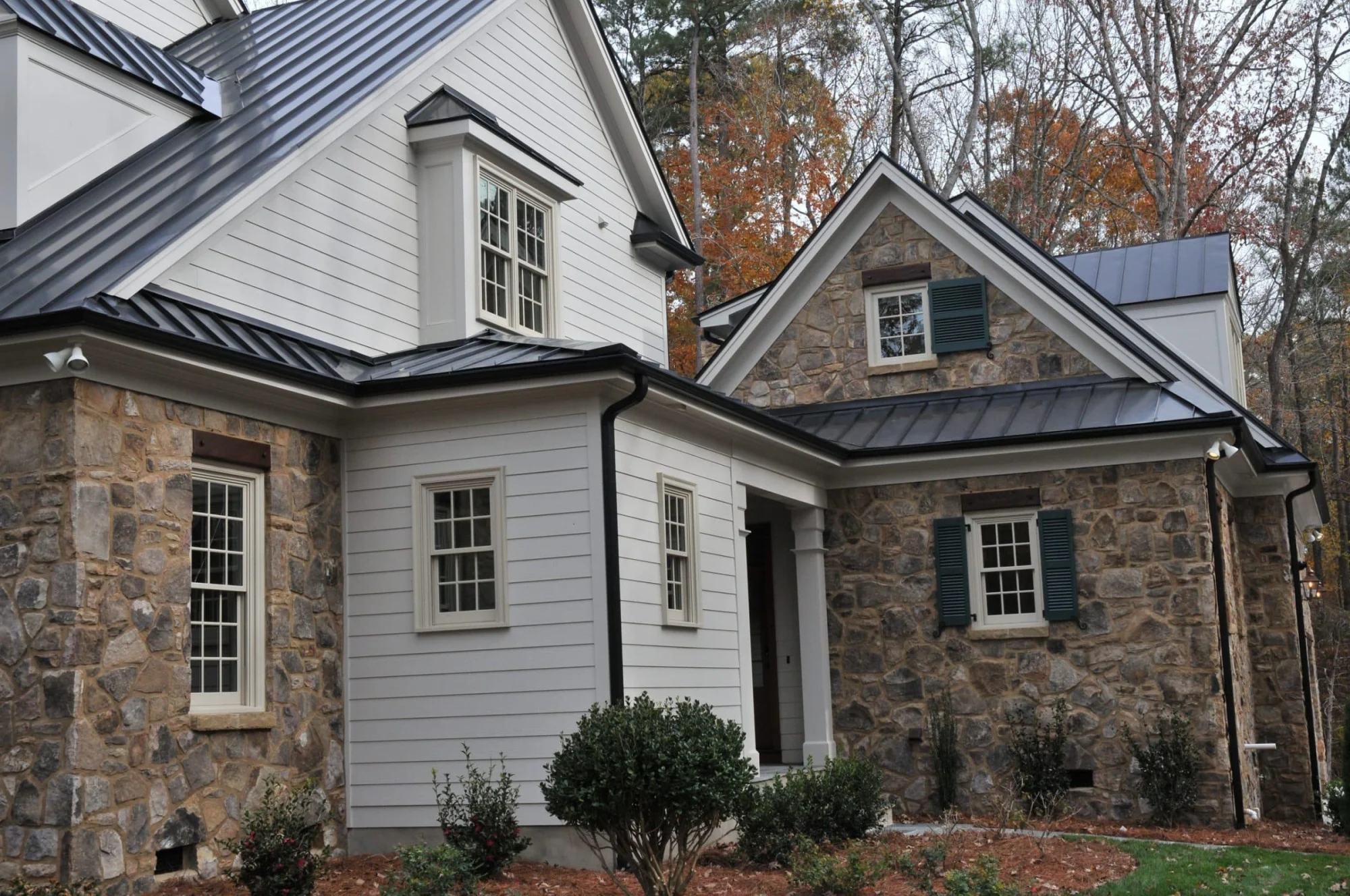 Elegant Traditional house Design with Detailed Floor Plan