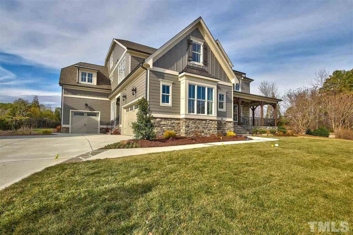 Luxurious house Floor Plan with Detailed CAD Designs & Blueprint