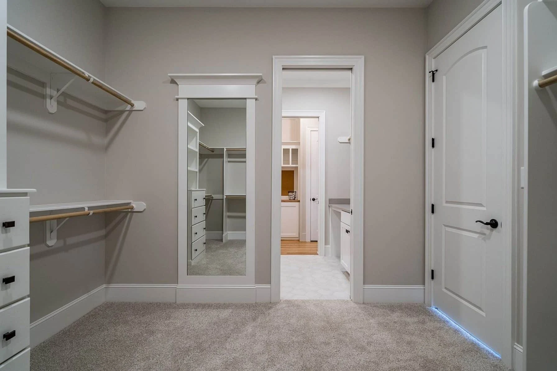 Gorgeous house Floor Plan with Craftsman Design