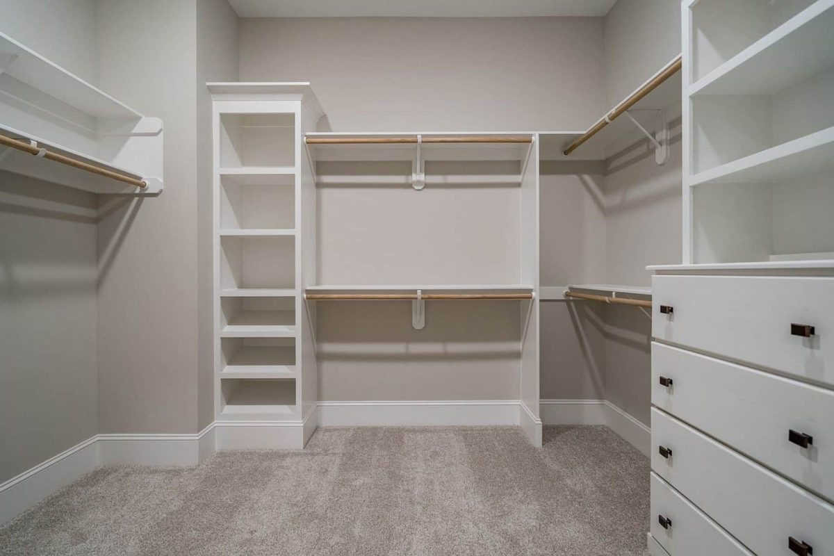 Gorgeous house Floor Plan with Craftsman Design