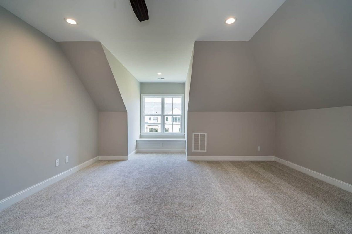 Gorgeous house Floor Plan with Craftsman Design