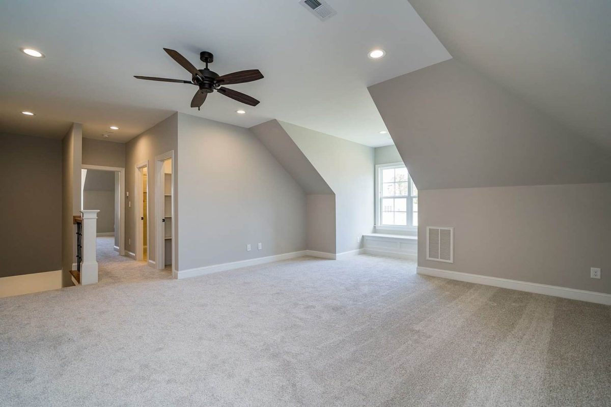 Gorgeous house Floor Plan with Craftsman Design