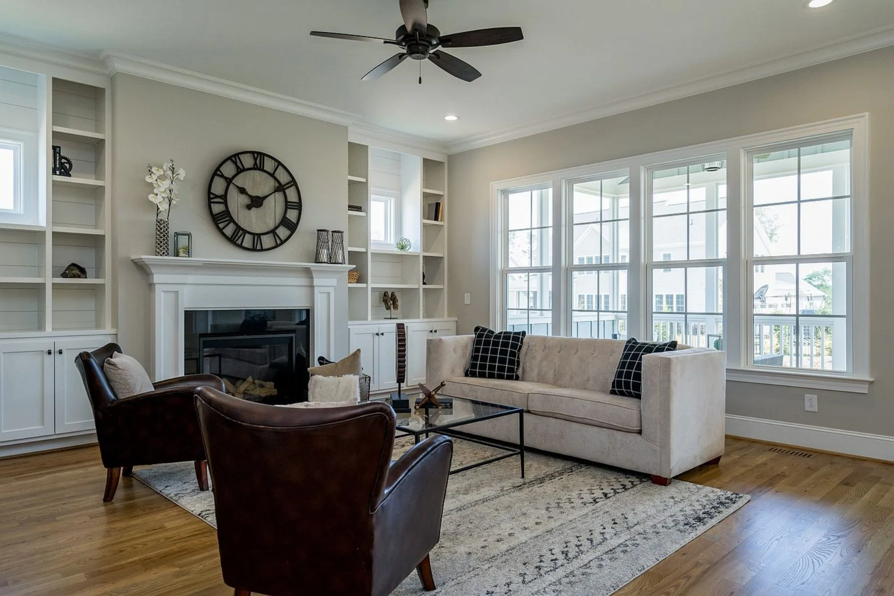 Gorgeous house Floor Plan with Craftsman Design