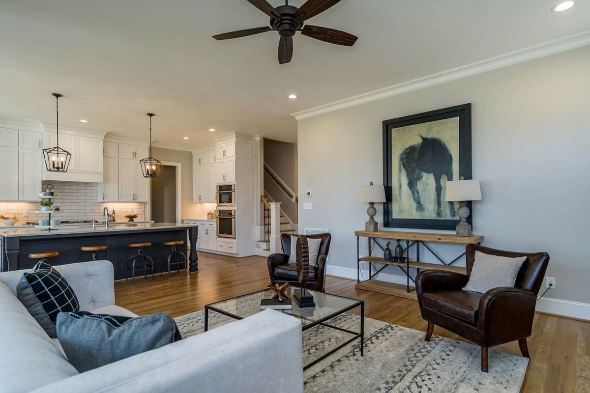 Gorgeous house Floor Plan with Craftsman Design