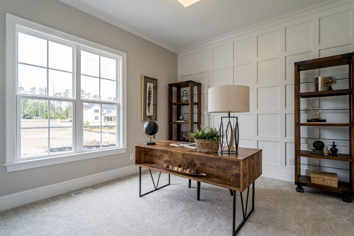 Gorgeous house Floor Plan with Craftsman Design