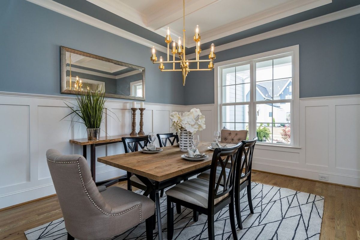 Gorgeous house Floor Plan with Craftsman Design