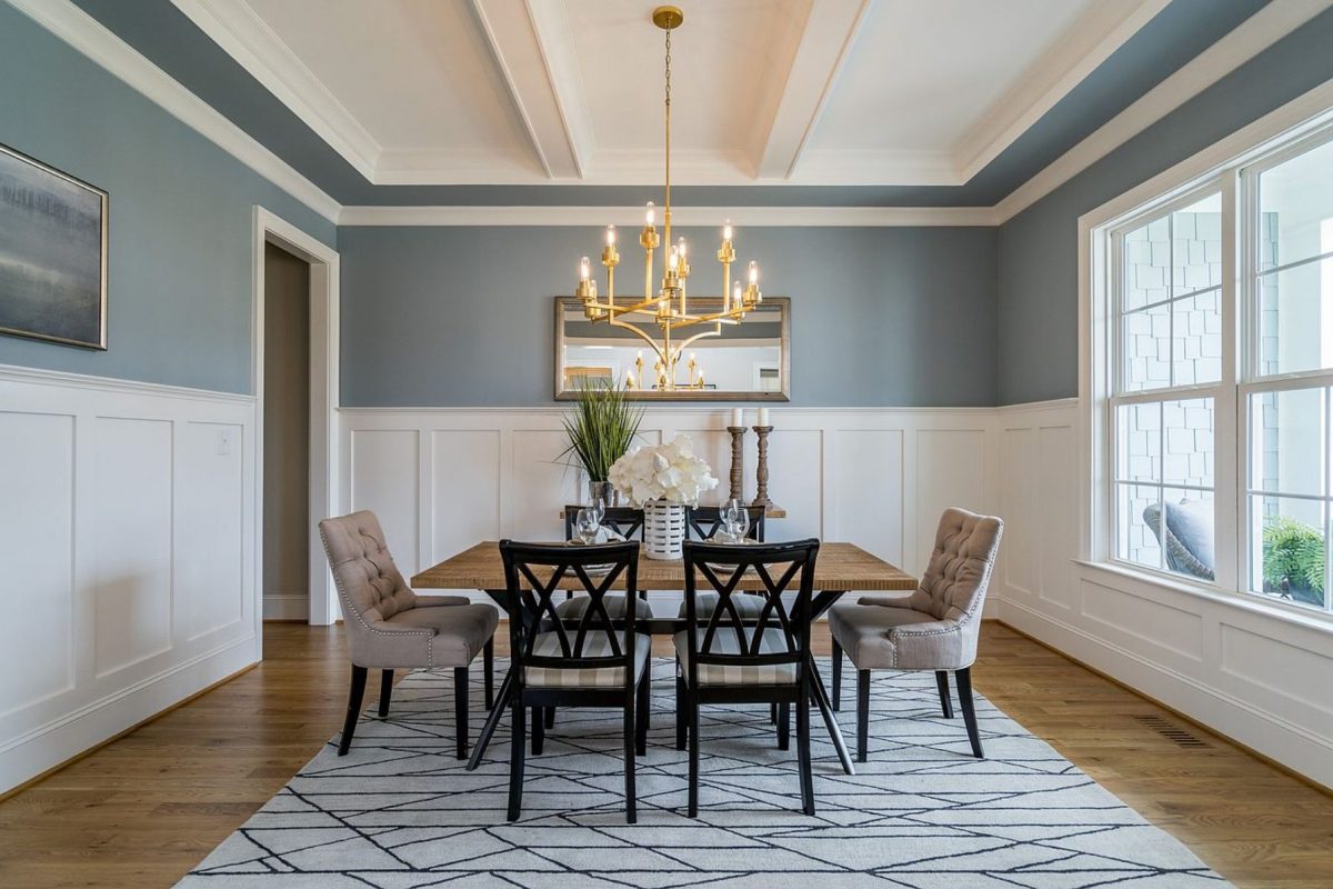 Gorgeous house Floor Plan with Craftsman Design