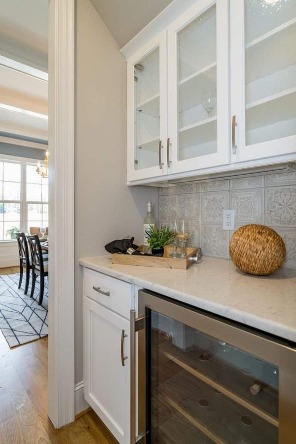 Gorgeous house Floor Plan with Craftsman Design