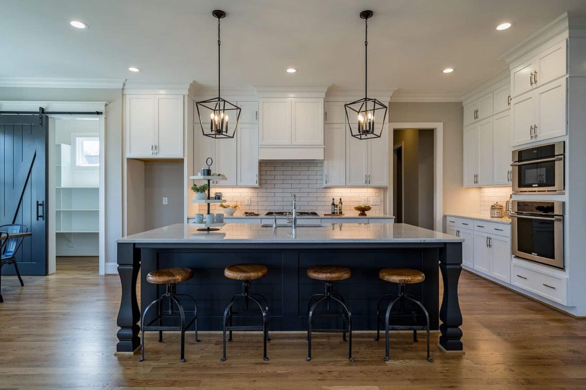 Gorgeous house Floor Plan with Craftsman Design