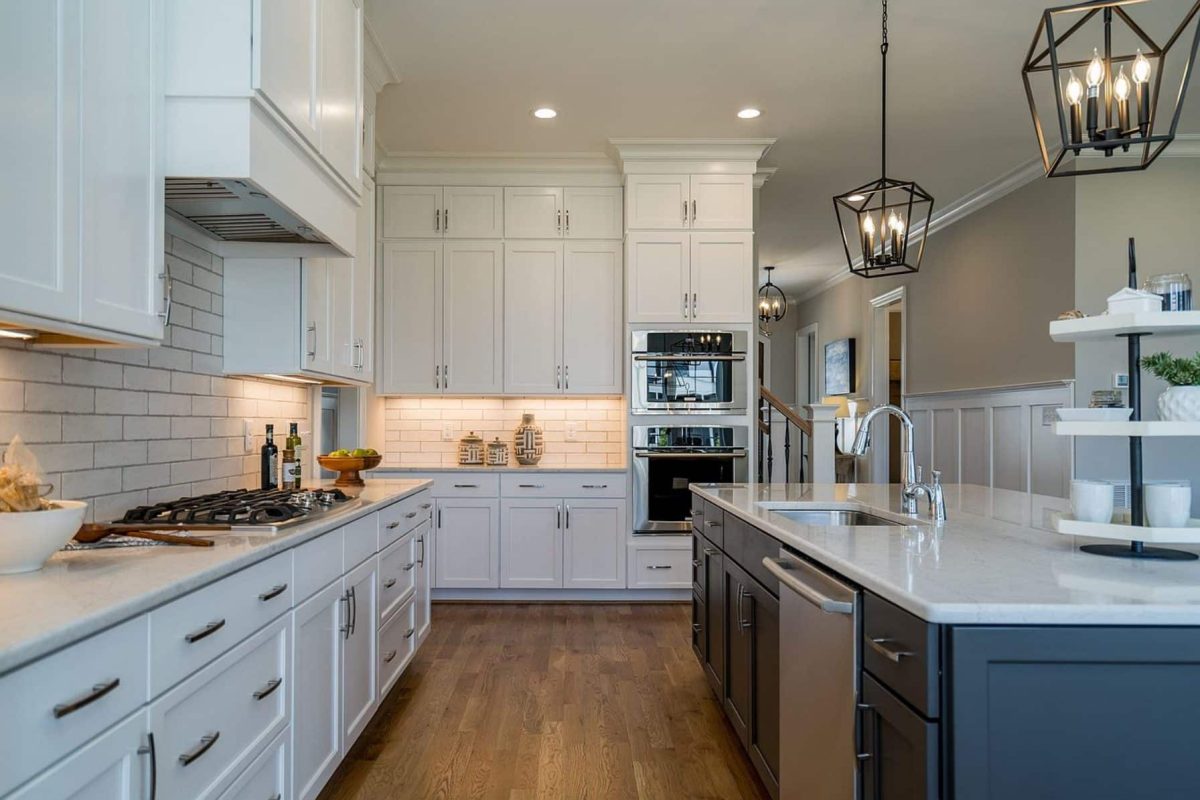 Gorgeous house Floor Plan with Craftsman Design